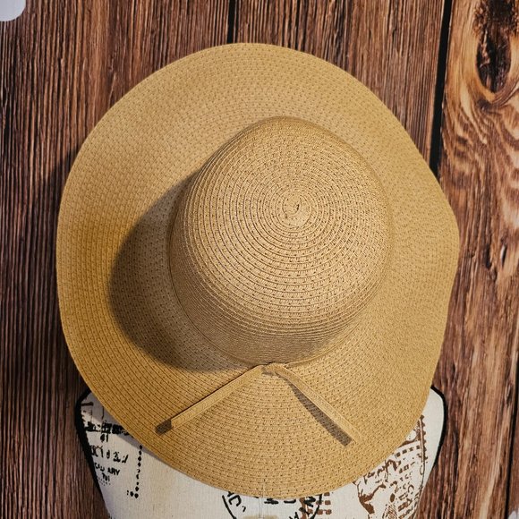 Time and Tru Accessories - Floppy Beach Hat